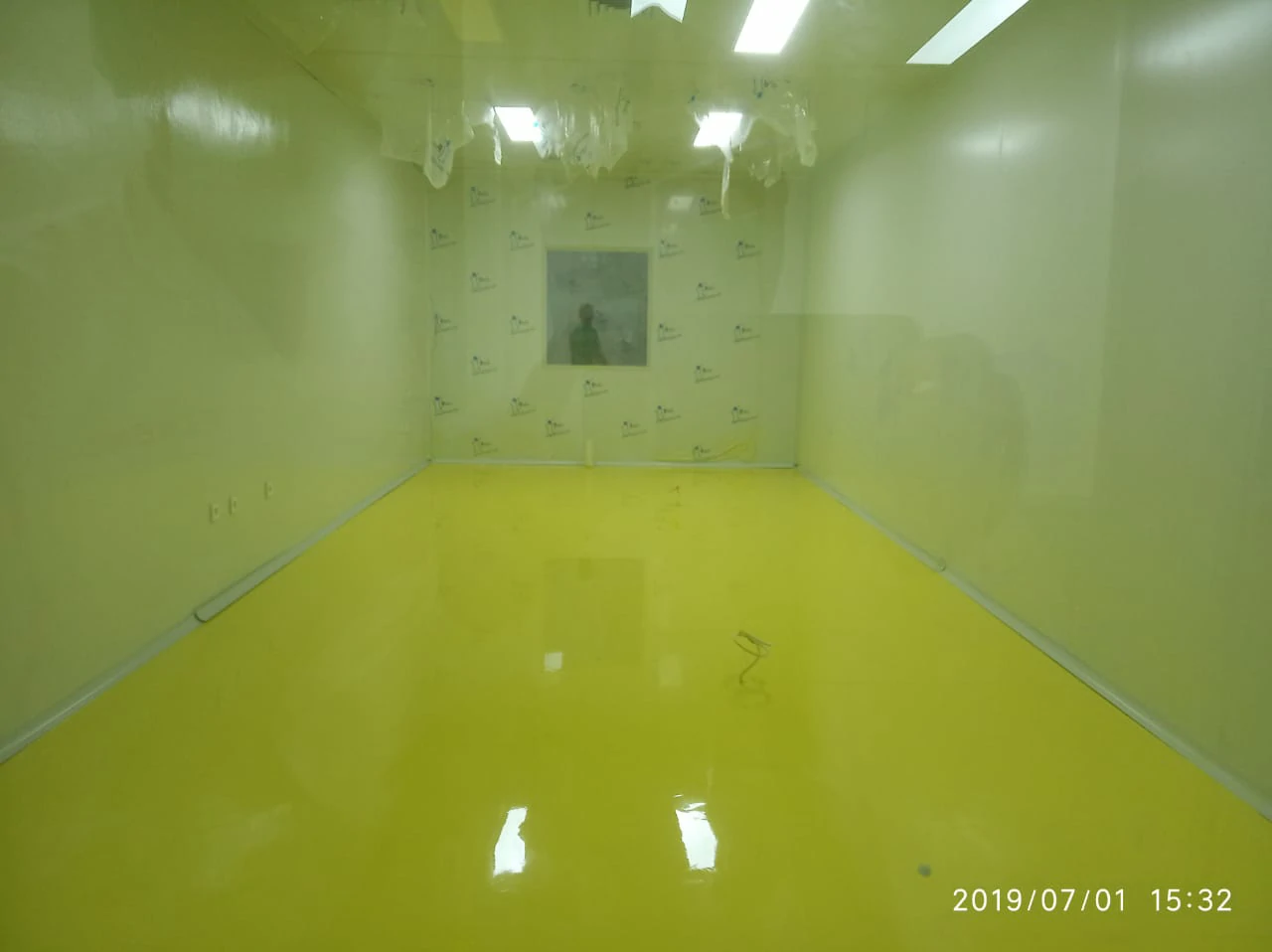 Pengecatan lantai anti kimia